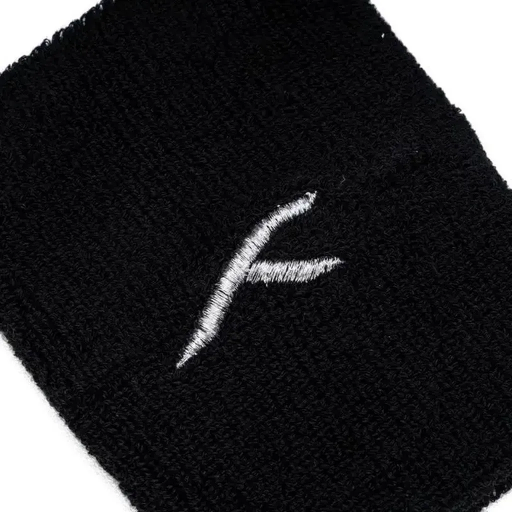 HUNDRED_WRIST_BAND_image_2.webp