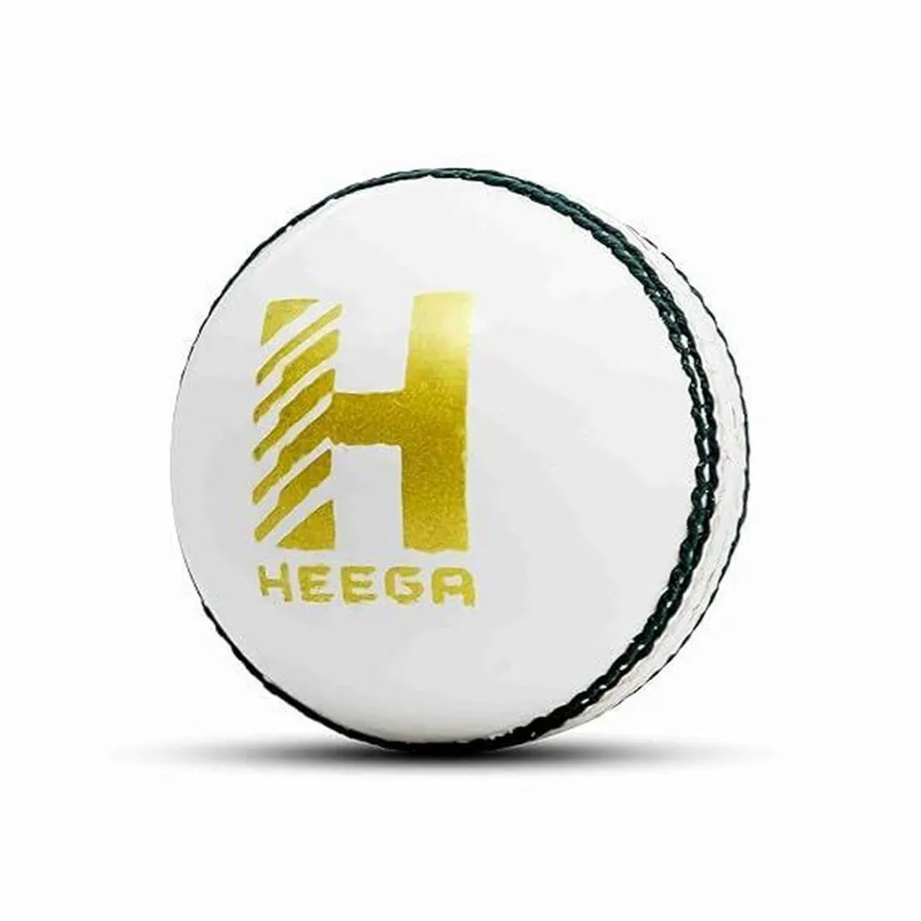 cricket_ball___super_club___4pc___white_image_2.webp